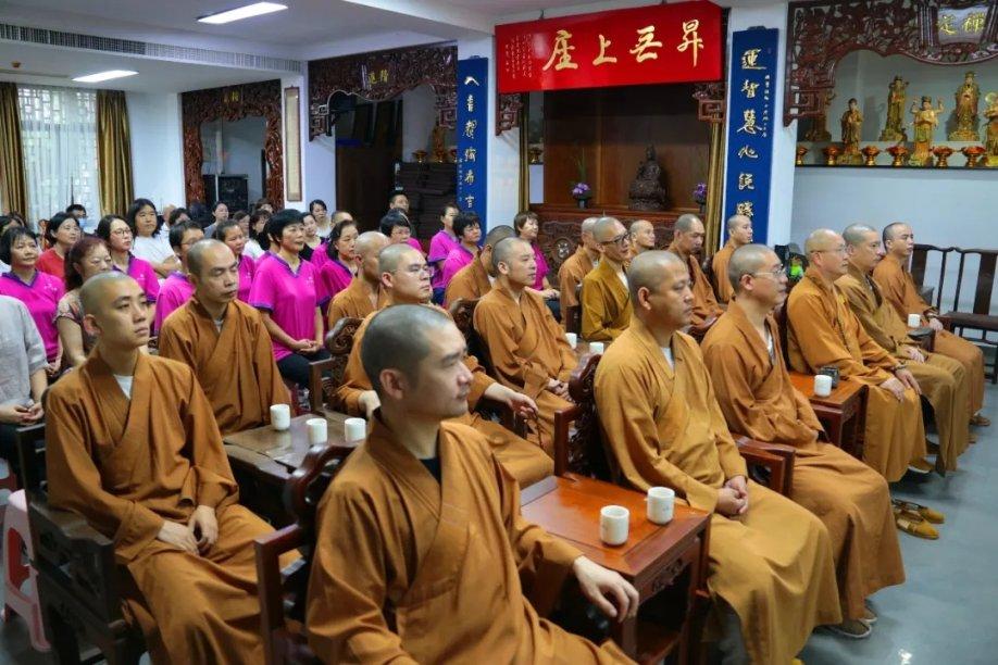 进商超 购销两旺供给足