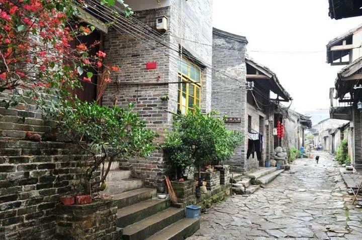米体:麦肯尼脚踝疼痛,明天将接受尤文的检查